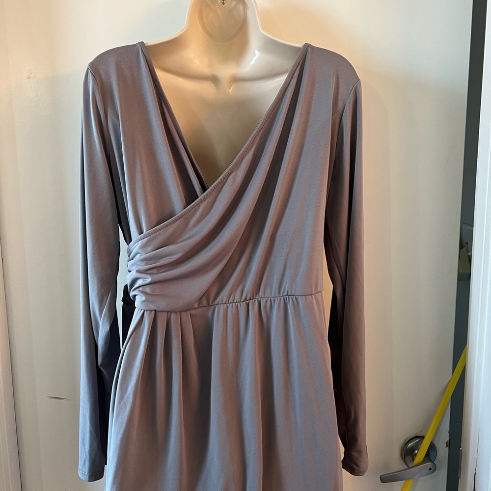 Gray v neck top Venus XL